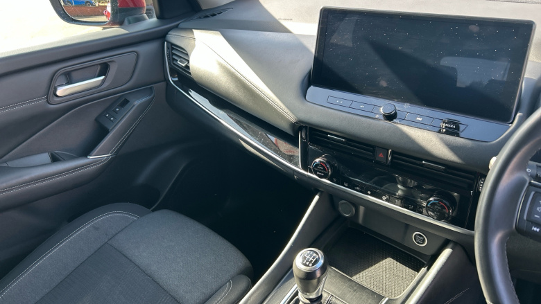 Nissan Qashqai 1.3 DiG-T MH N-Connecta 5dr Petrol Hatchback